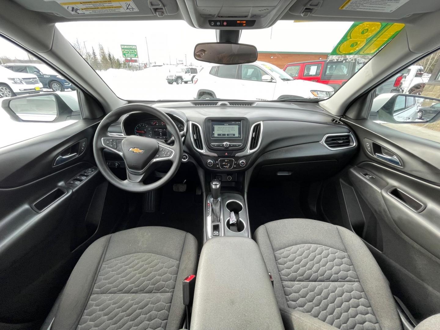 2018 White /Black Chevrolet Equinox LT (2GNAXSEV4J6) with an 1.5L 4 cyl engine, AUTO transmission, located at 1960 Industrial Drive, Wasilla, 99654, (907) 274-2277, 61.573475, -149.400146 - Photo#12